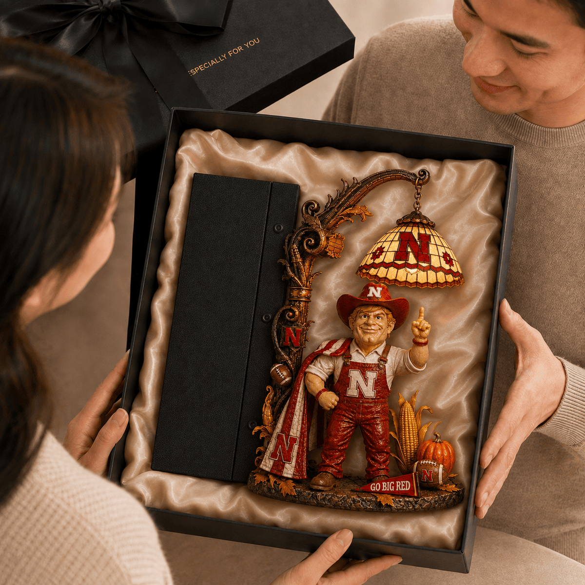 Premium NCH Bookshelf Figurines Lamp PDL